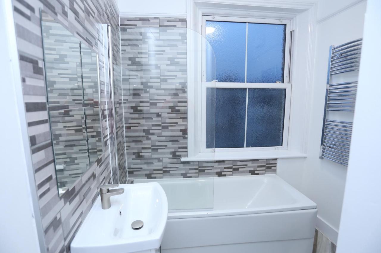 Town Apartment- Lewisham London