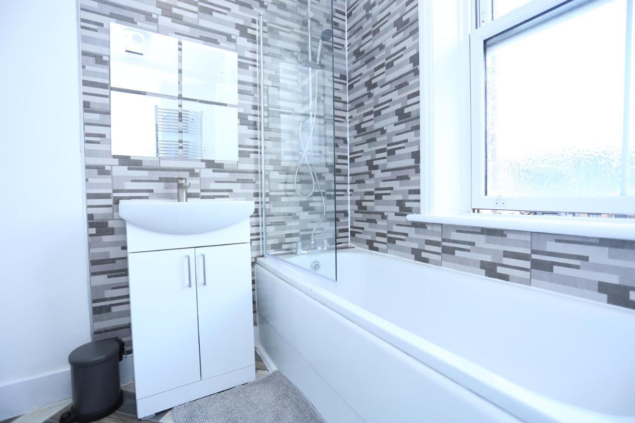 Town Apartment- Lewisham * London