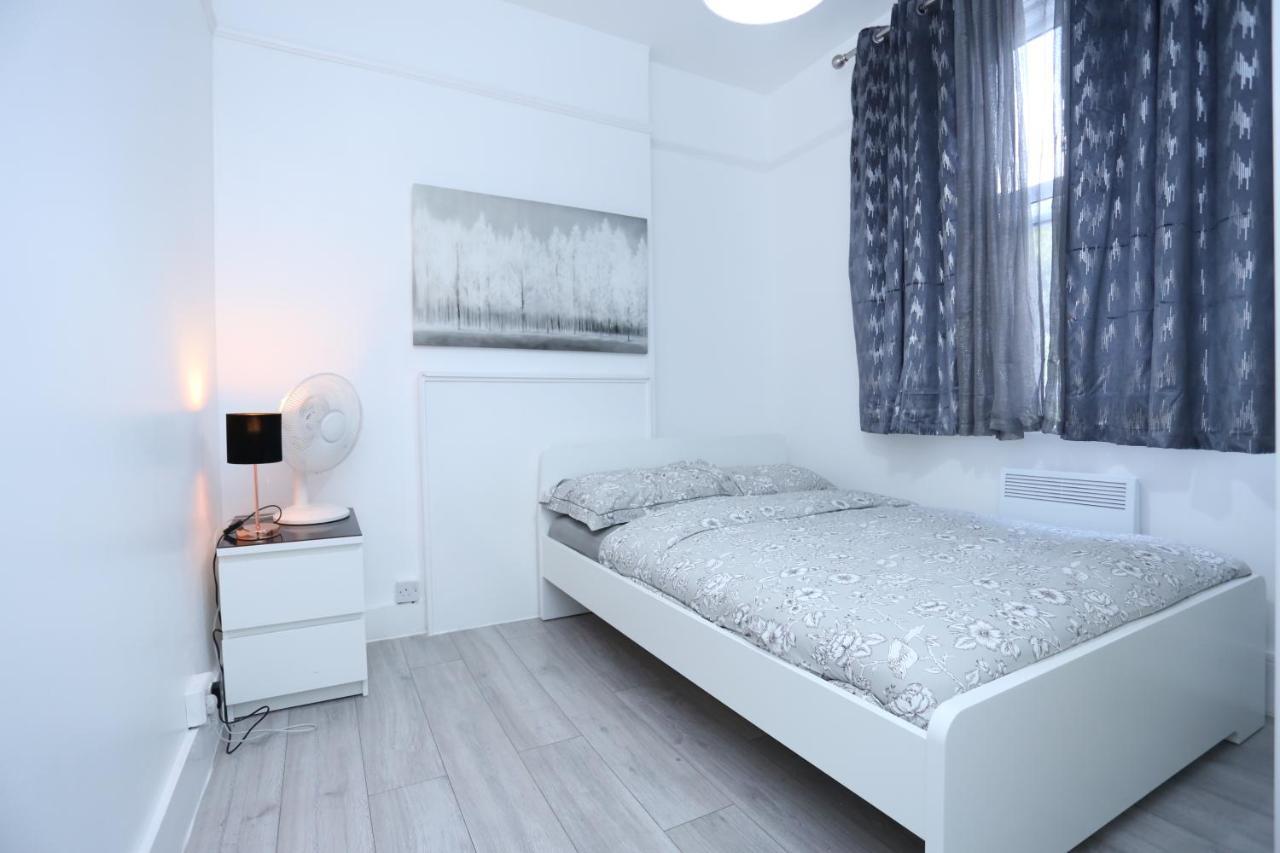 Town Apartment- Lewisham London