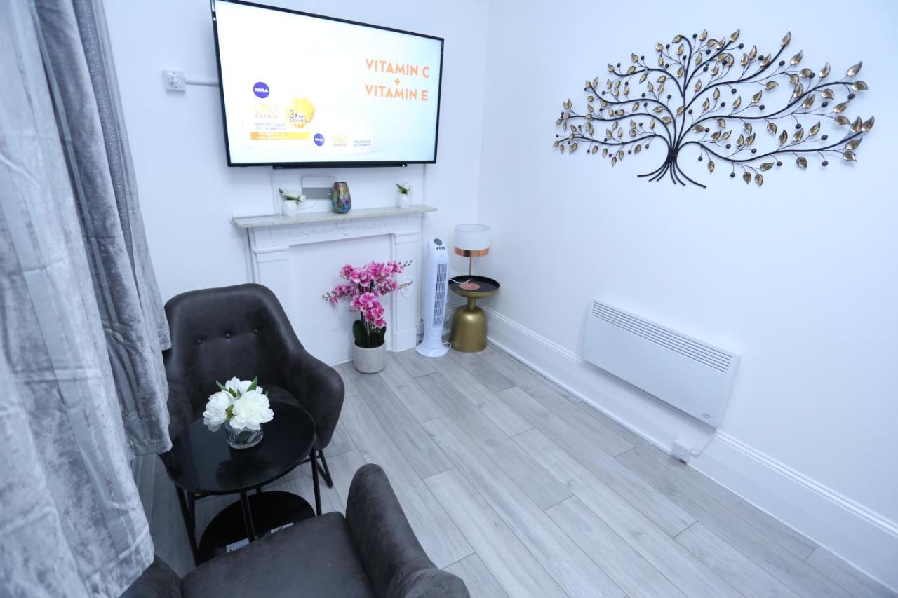 Town Apartment- Lewisham Apartment London