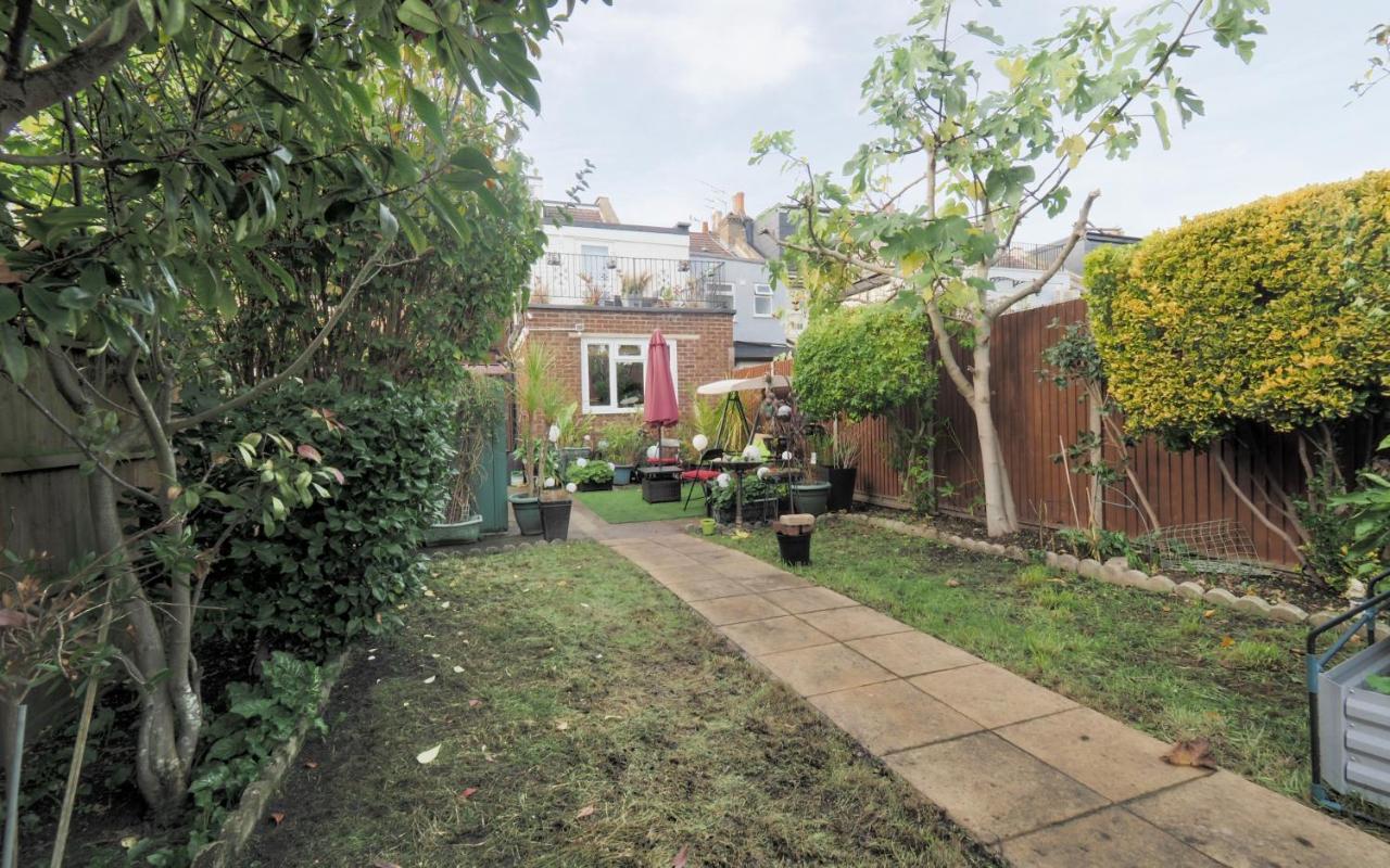 Stunning, Large 1 Bed Riverside Flat Appartement