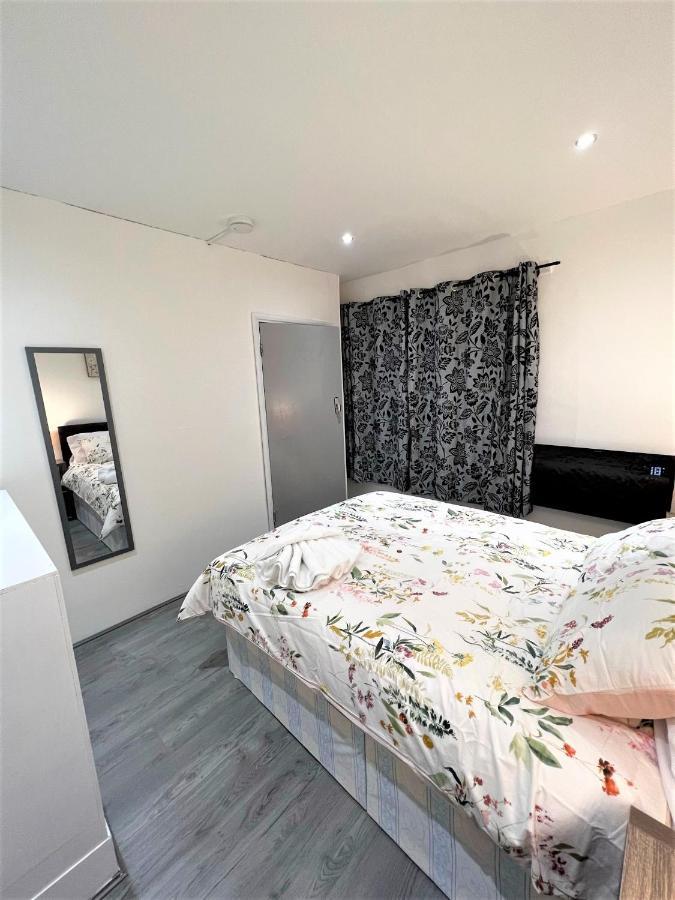 Stepney Beds To 24 * Londen