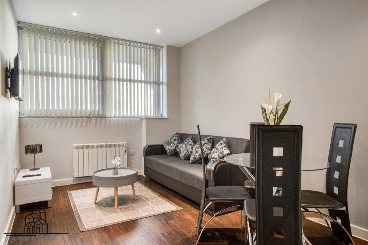 Cosy 1-bed By Heathrow Airport *