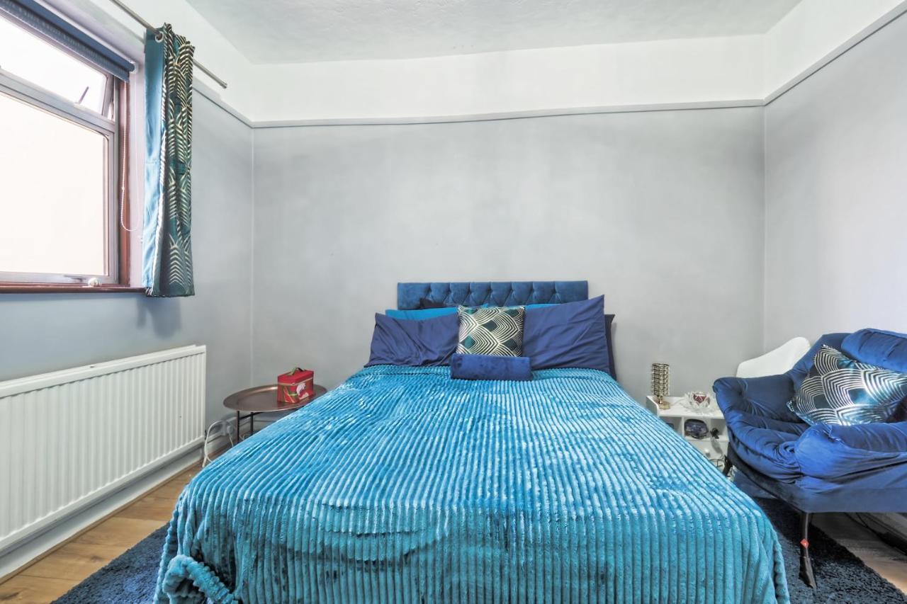 Stunning, Large 1 Bed Riverside Flat Appartement *