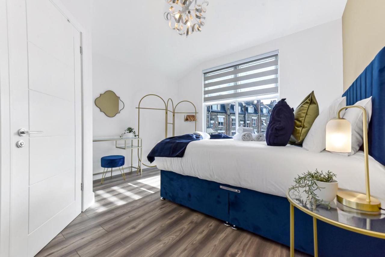 Apartment Lovely Two Bedroom With Ensuite Bathrooms
