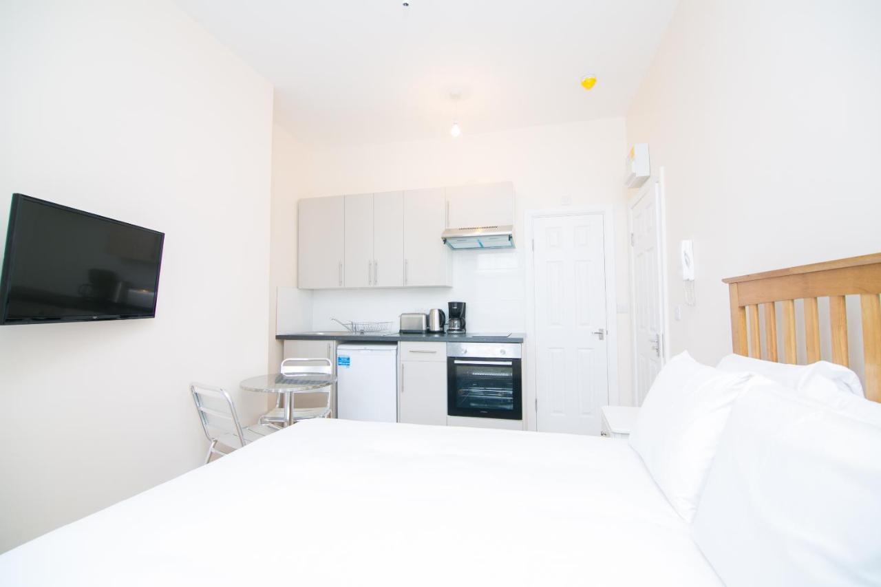 Earl's Court Apartment London