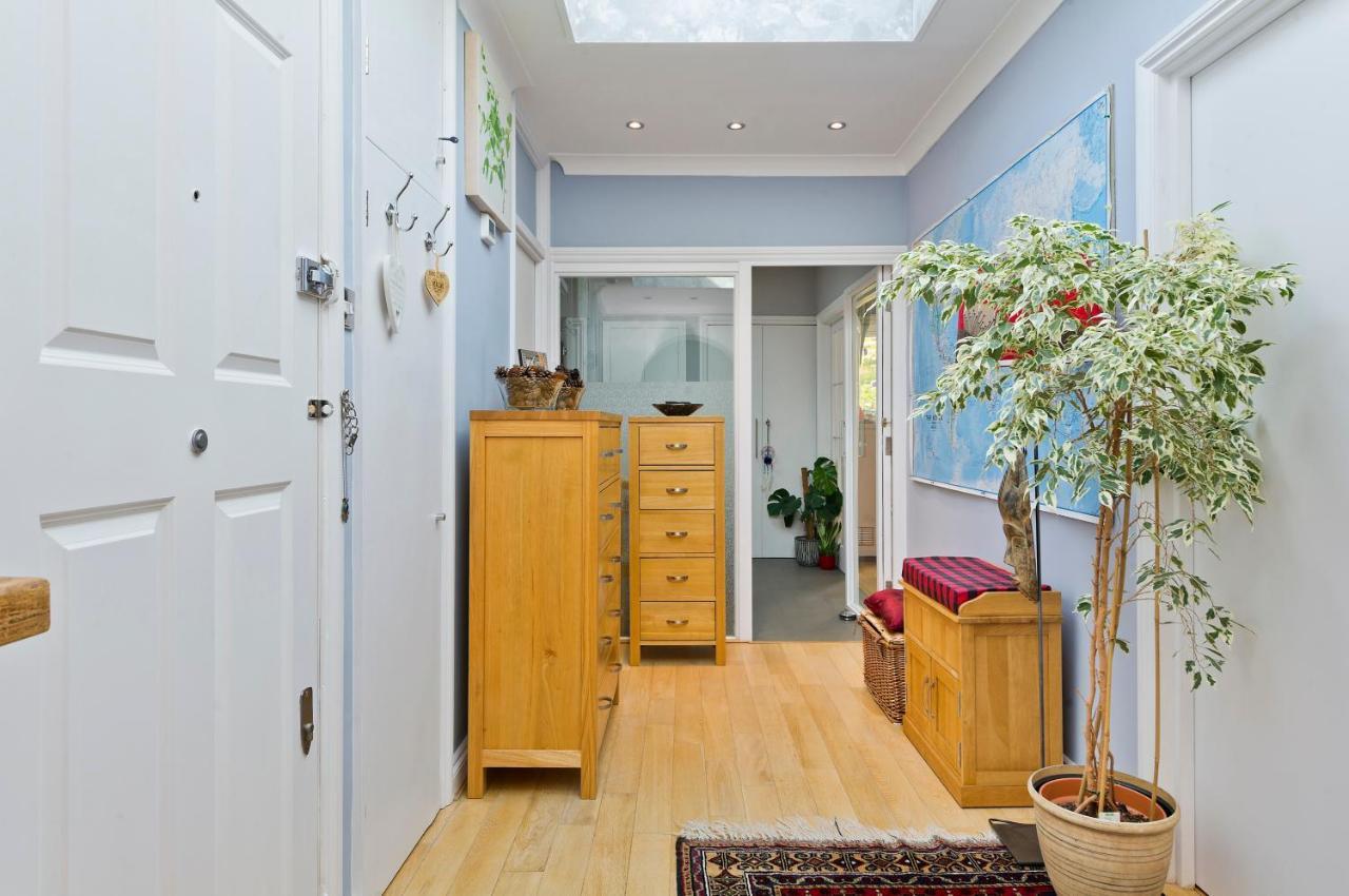 Delightful In Prime Location Near Hampstead Heath By Underthedoormat *