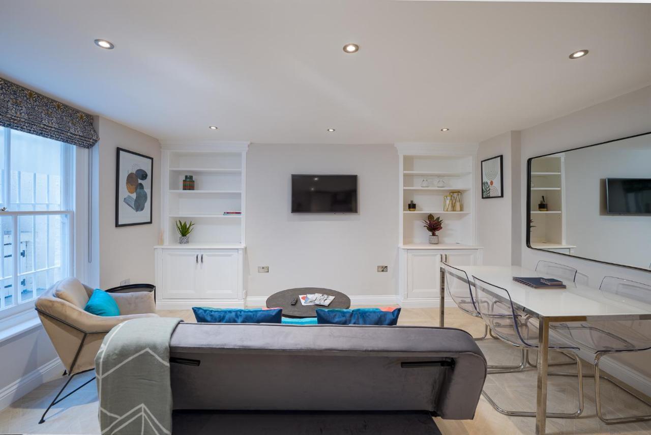 Apartment Clarendon Rd By Capital *