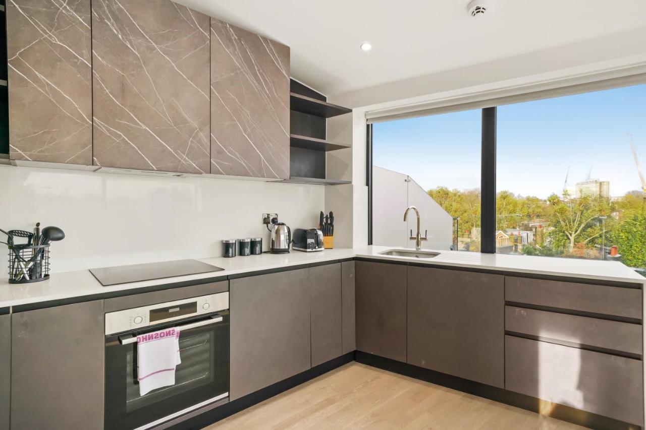Executive 1 & 2 Bed In Heart Of Free Wifi By Aparts Apartment *