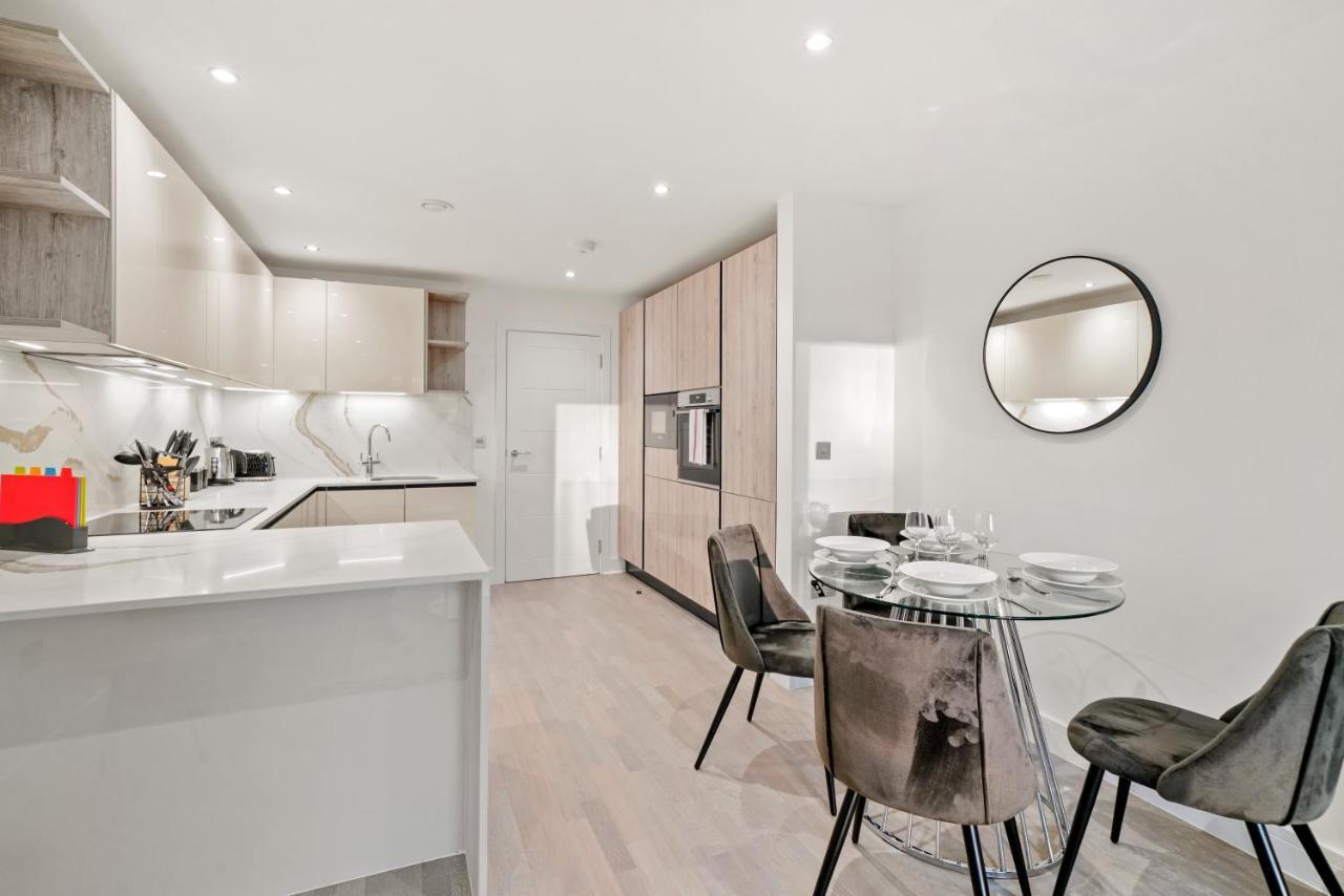 Executive 1 & 2 Bed In Heart Of Free Wifi By Aparts London