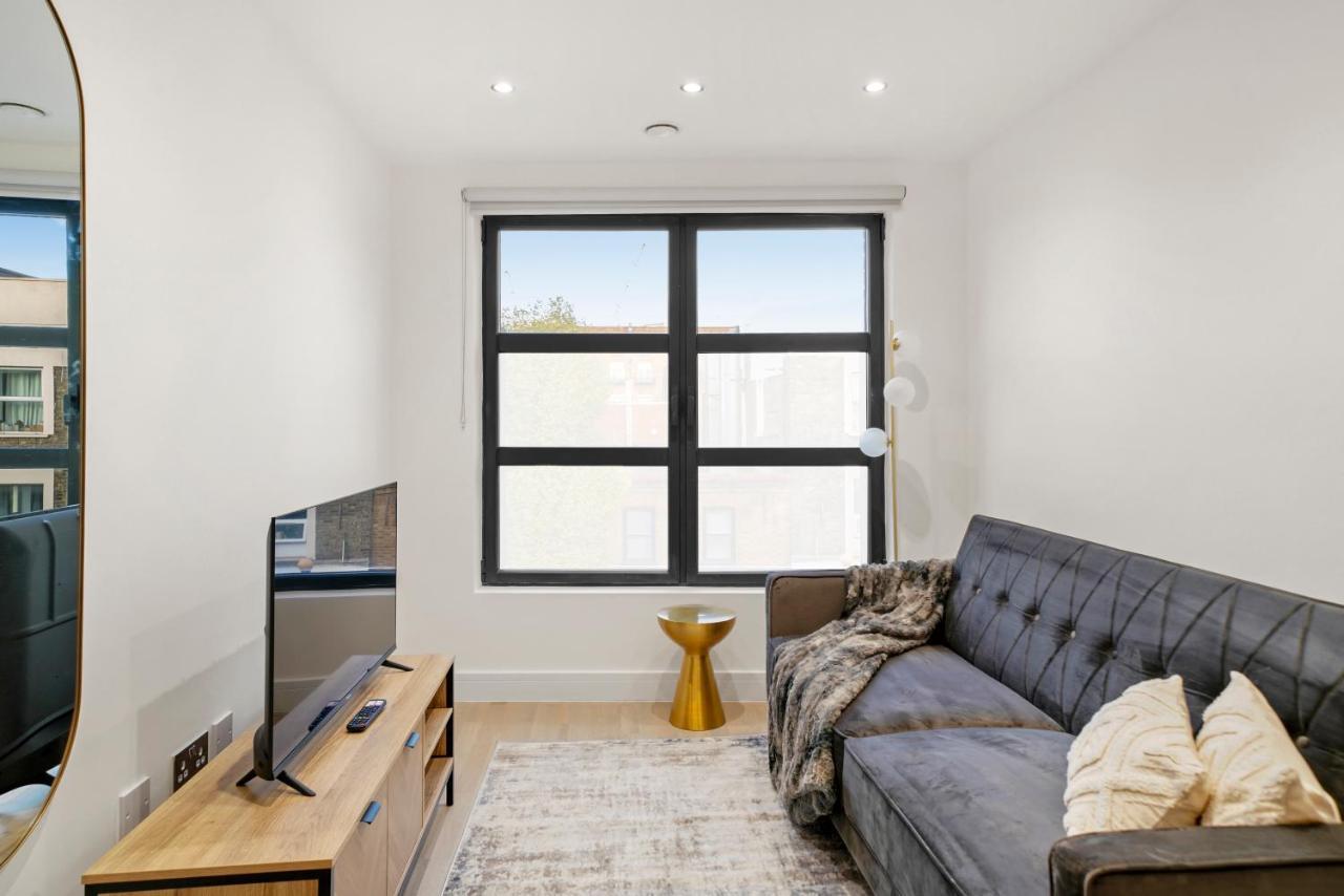 Executive 1 & 2 Bed In Heart Of Free Wifi By Aparts Apartment London