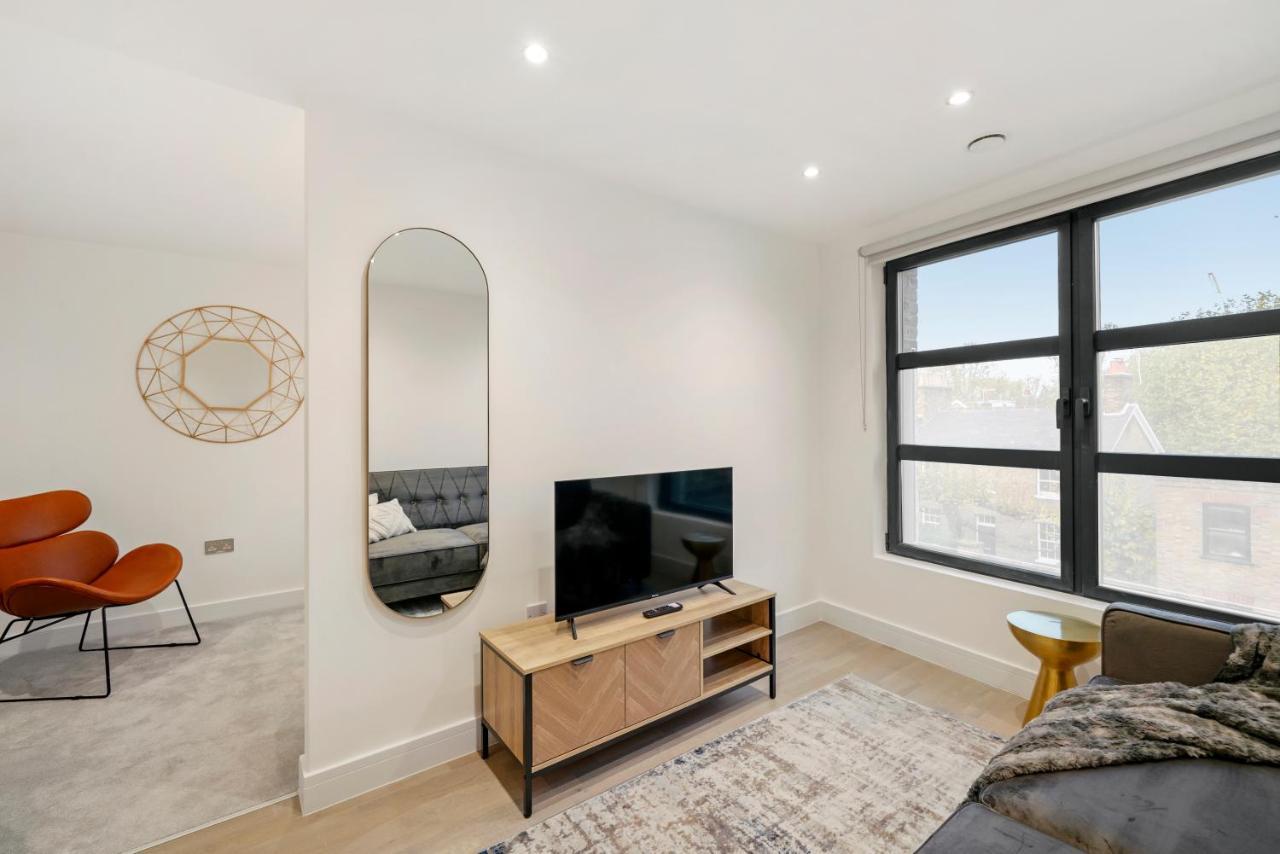 Executive 1 & 2 Bed In Heart Of Free Wifi By Aparts Apartment *