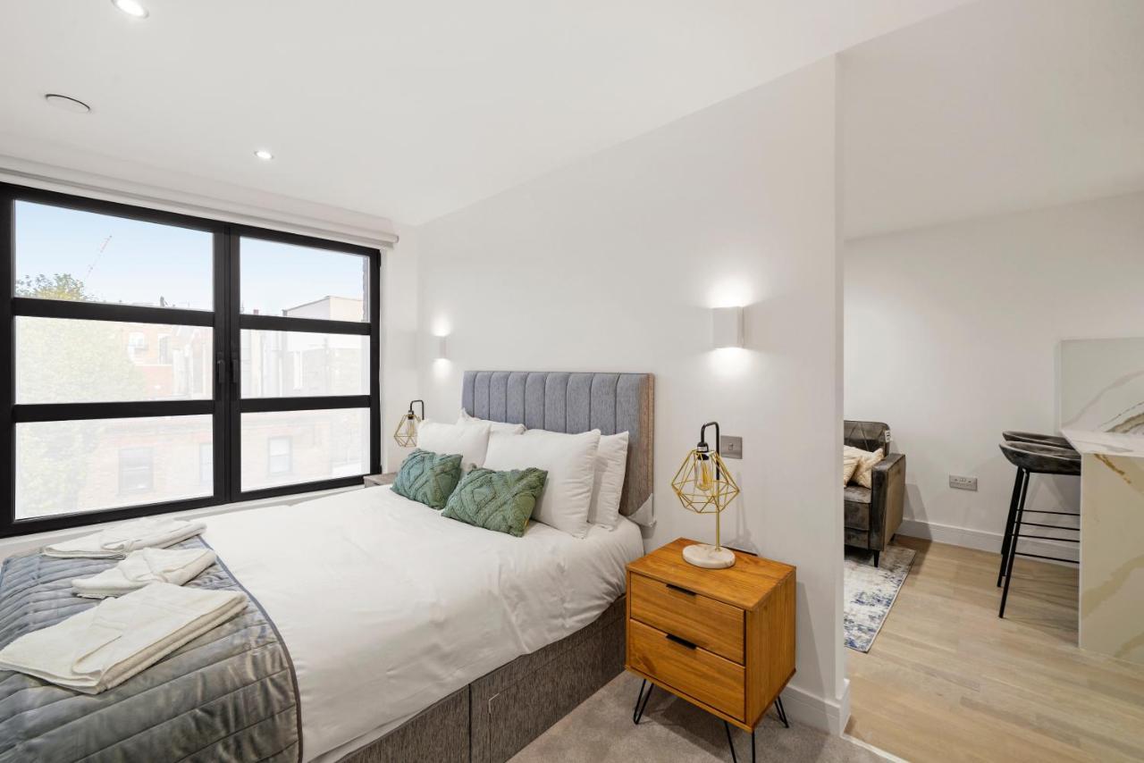 Executive 1 & 2 Bed In Heart Of Free Wifi By Aparts Apartment London