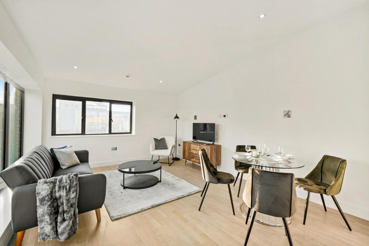 Executive 1 & 2 Bed In Heart Of Free Wifi By Aparts London