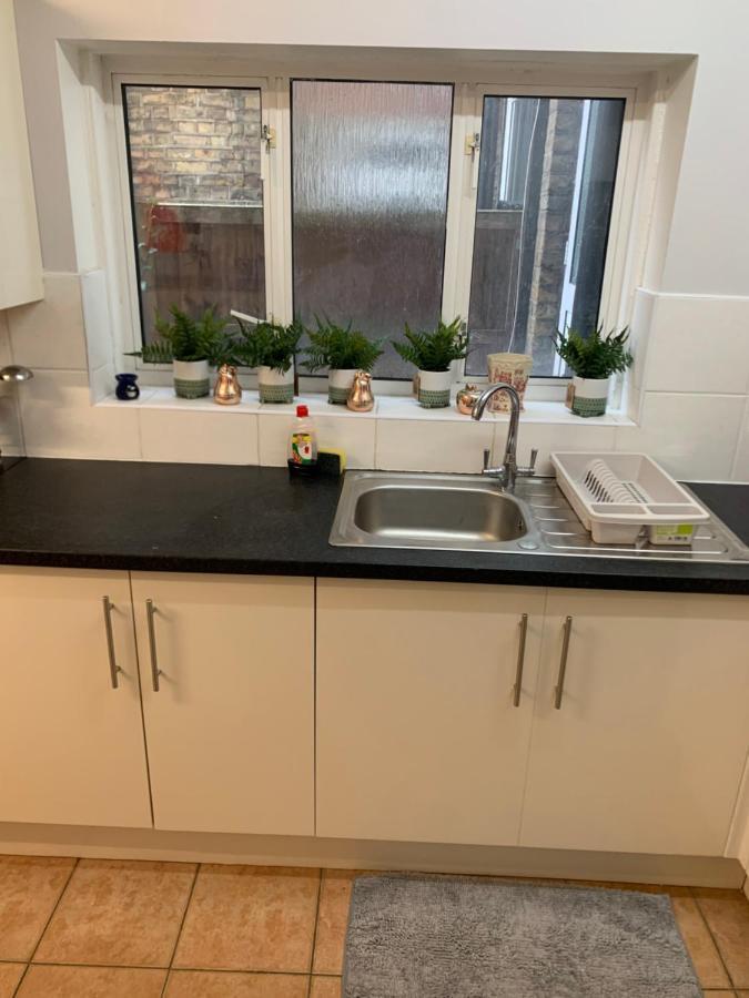 Ferienhaus Cosy 6 Bedroom House London