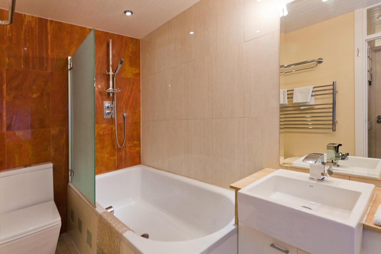 Covent Garden 1-bedroom, 6 Beds, Quiet, Office-ready *