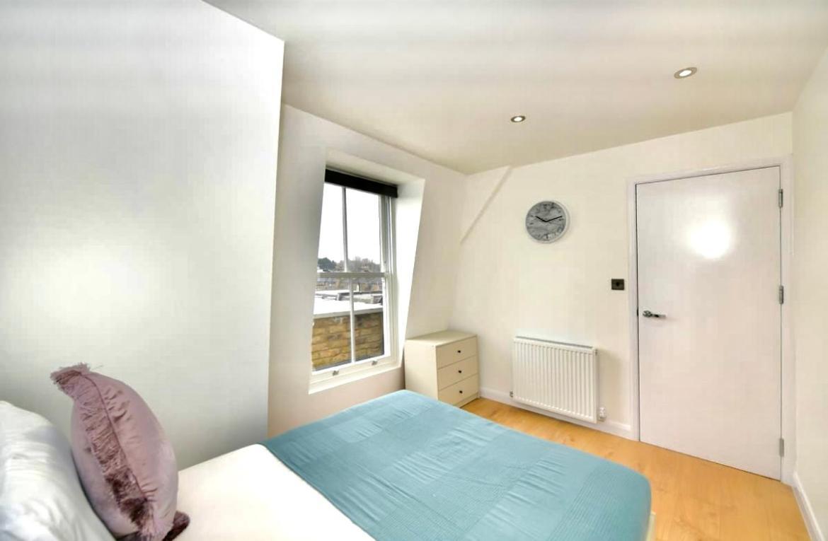 Lovely 2 Bedroom Serviced Penthouse Battersea Park Road