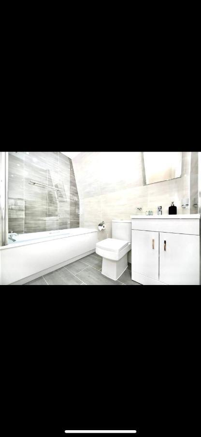 Lovely 2 Bedroom Serviced Penthouse Battersea Park Road Apartamento *