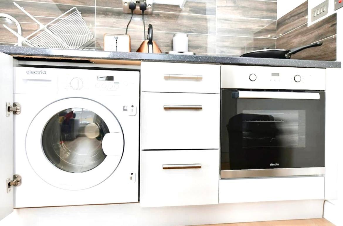 Apartamento Lovely 2 Bedroom Serviced Penthouse Battersea Park Road *