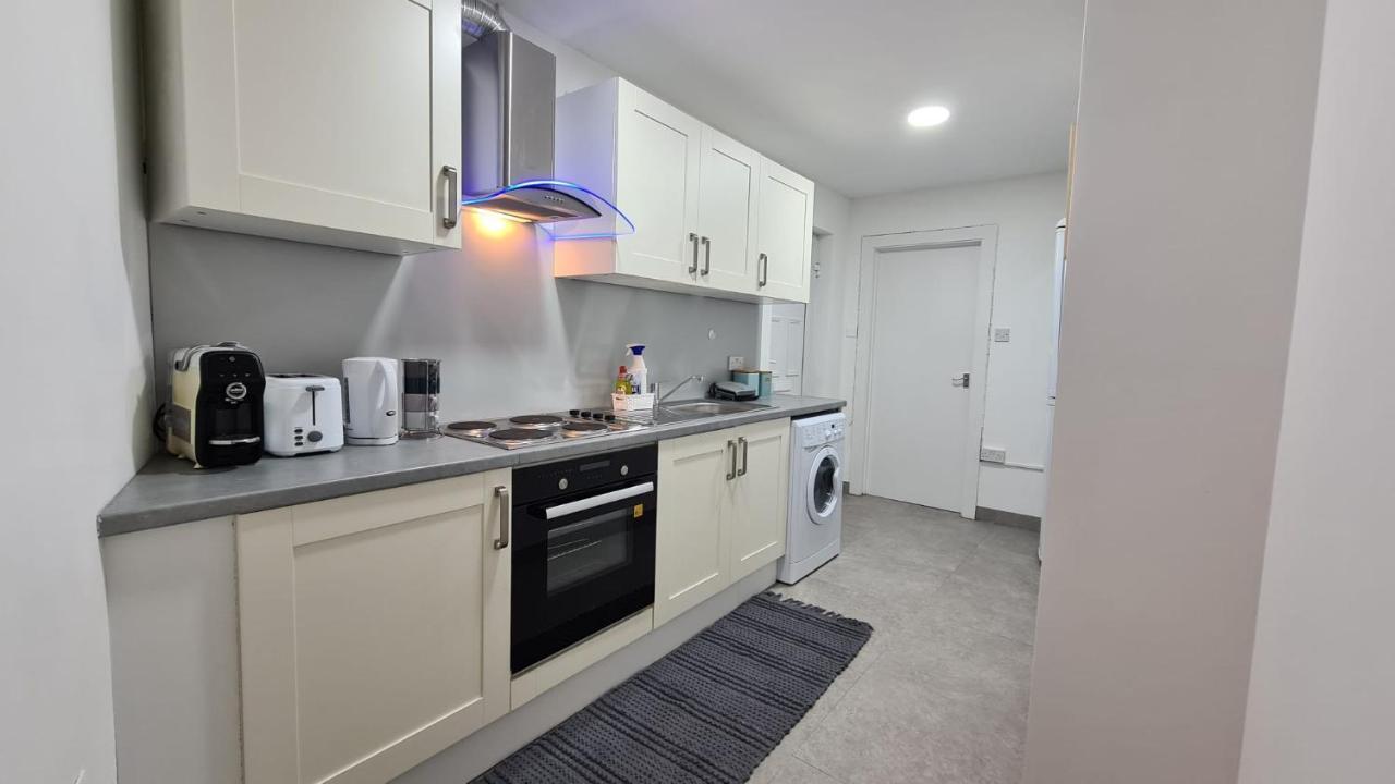 Luxury 1 Bedroom Flat In The Heart Of Wood Appartement