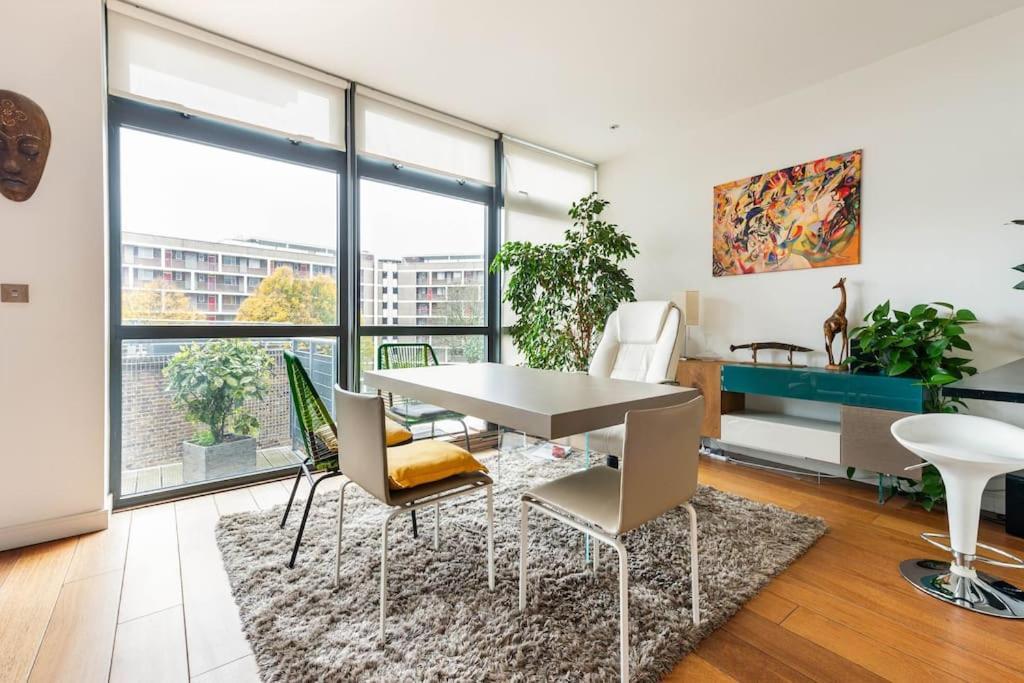 Luxurious Flat Sunny, Quiet, Design, Lift, Balcony Leilighet London