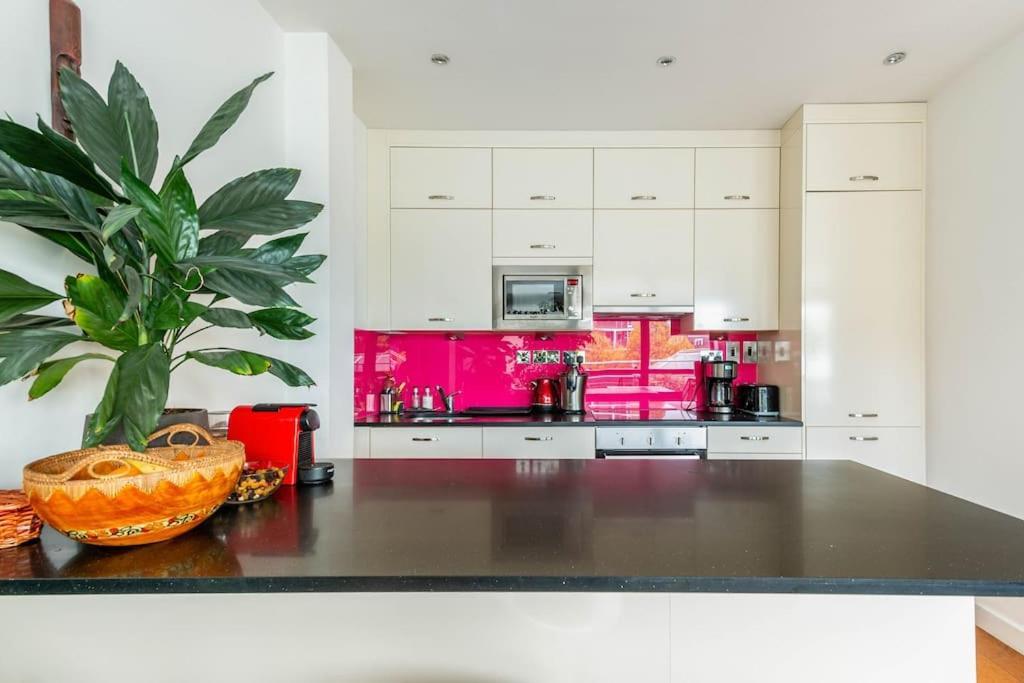 Luxurious Flat Sunny, Quiet, Design, Lift, Balcony Leilighet