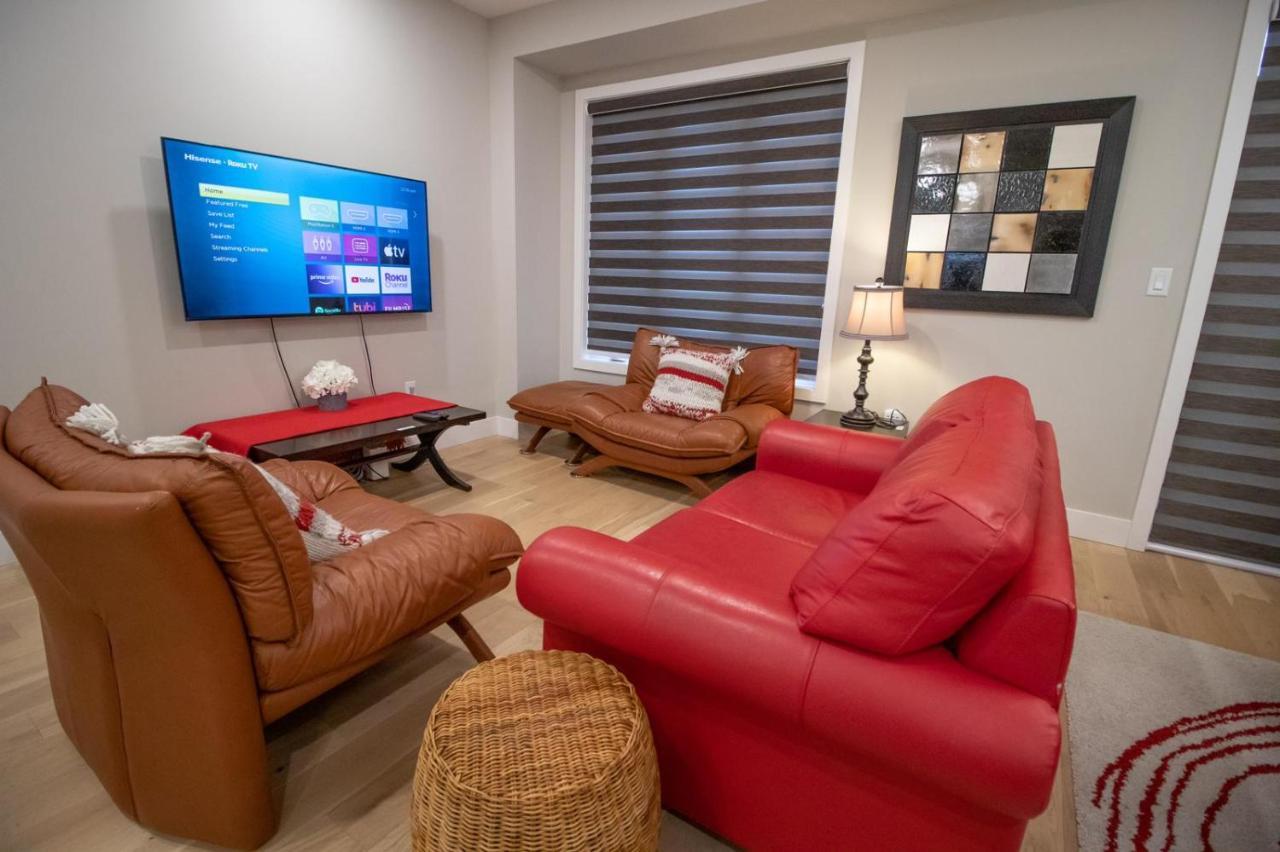 Stunning New 3bd Home, Fiber Internet Free Parking *
