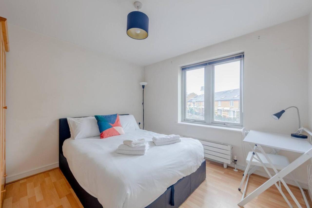 Spacious 2 Bedroom Near White Apartamento *