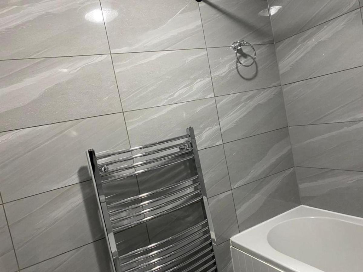 Luxurious 2-bed In Woolwich Apartment London