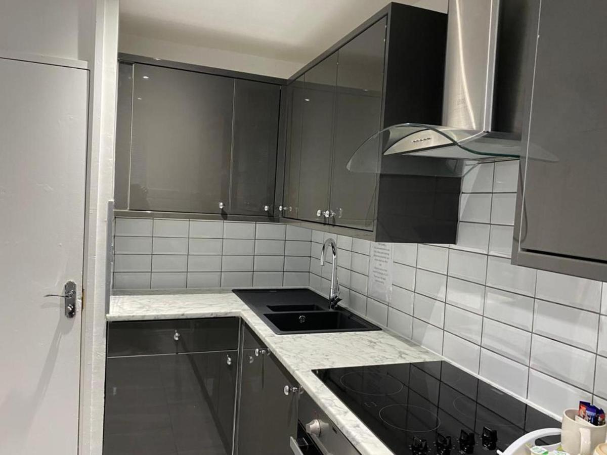 Luxurious 2-bed In Woolwich Apartment