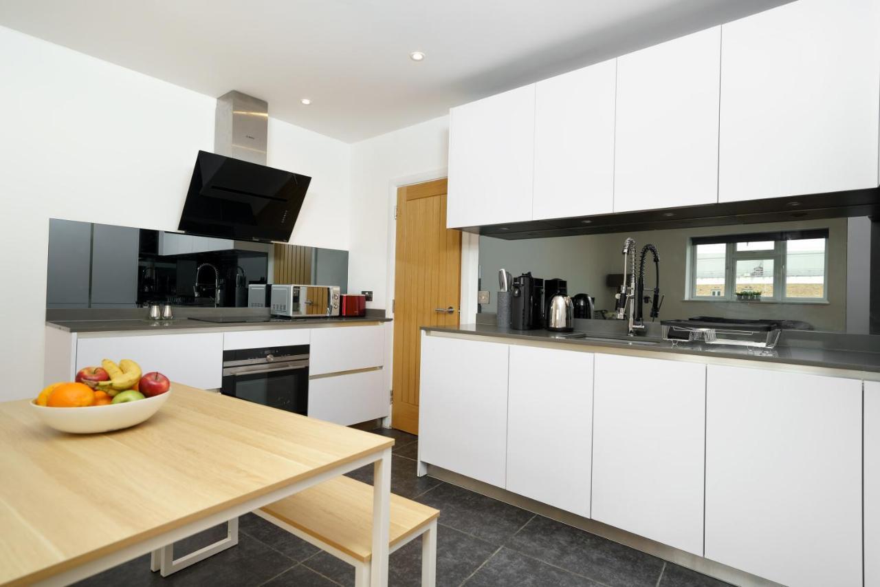 Apartment Panther House By Oval *