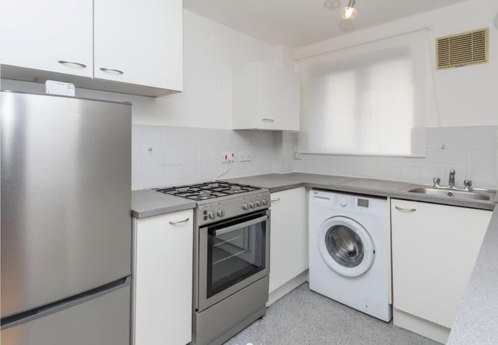 Bright, Interior, Close To The City, 2 Bedroom Apartamento Londres