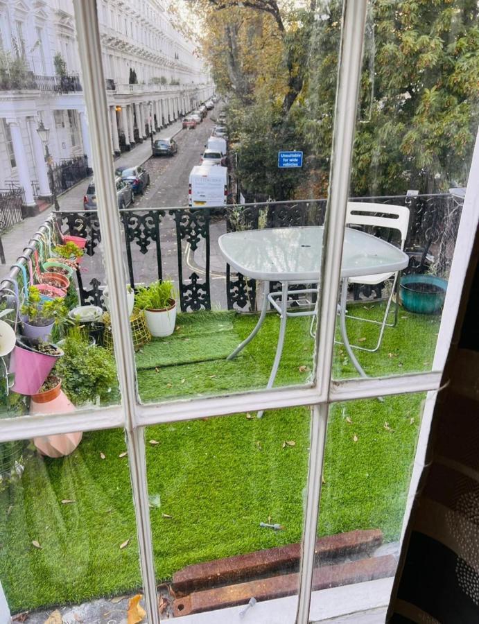 F10- Mezzanine 1st Floor Flat Fits 3 Near Paddington Londen