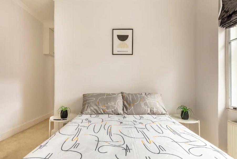 Luxury Specious En-suite In *