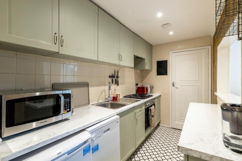 Lovely West Entire London