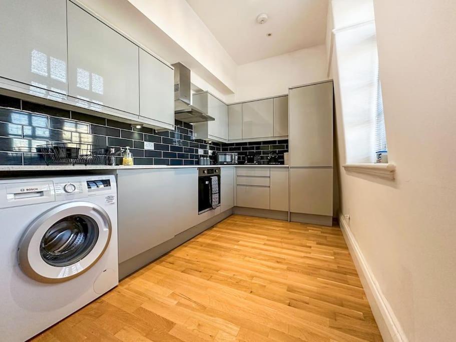 Appartement Newly Refurbished Luxury 3 Bedroom *