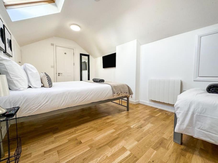Newly Refurbished Luxury 3 Bedroom Appartement Londen