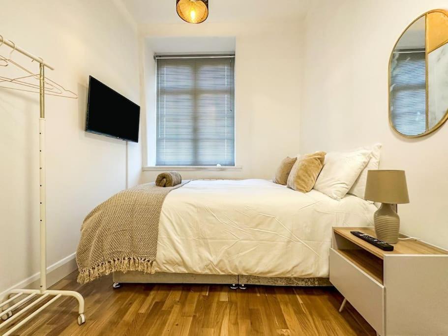 Newly Refurbished Luxury 3 Bedroom Appartement Londen