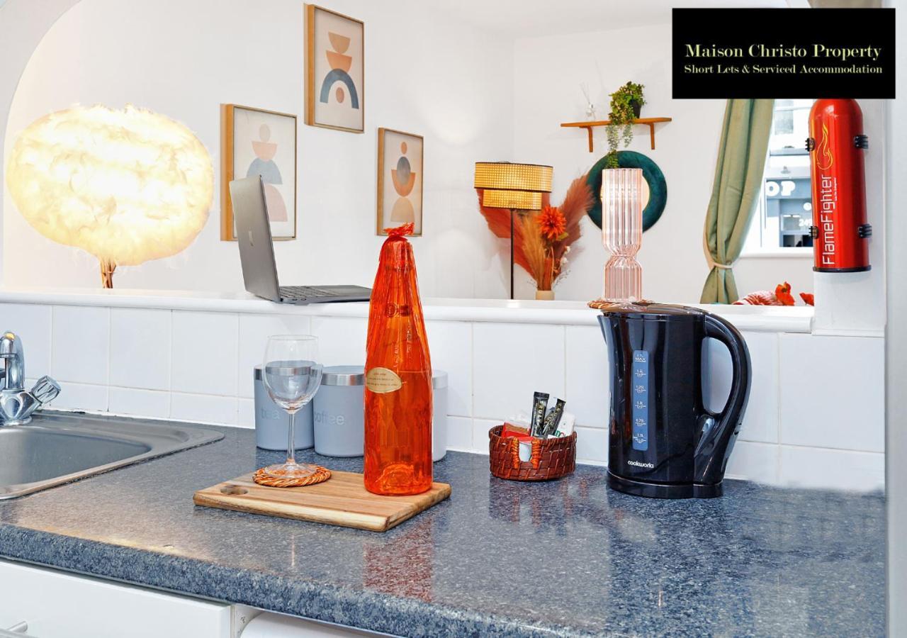 Kirkwall 1bedroom Apt Sleeps 4 With Wifi & Lesiure By Maison Christo Property Short Lets & Serviced Appartement Londen