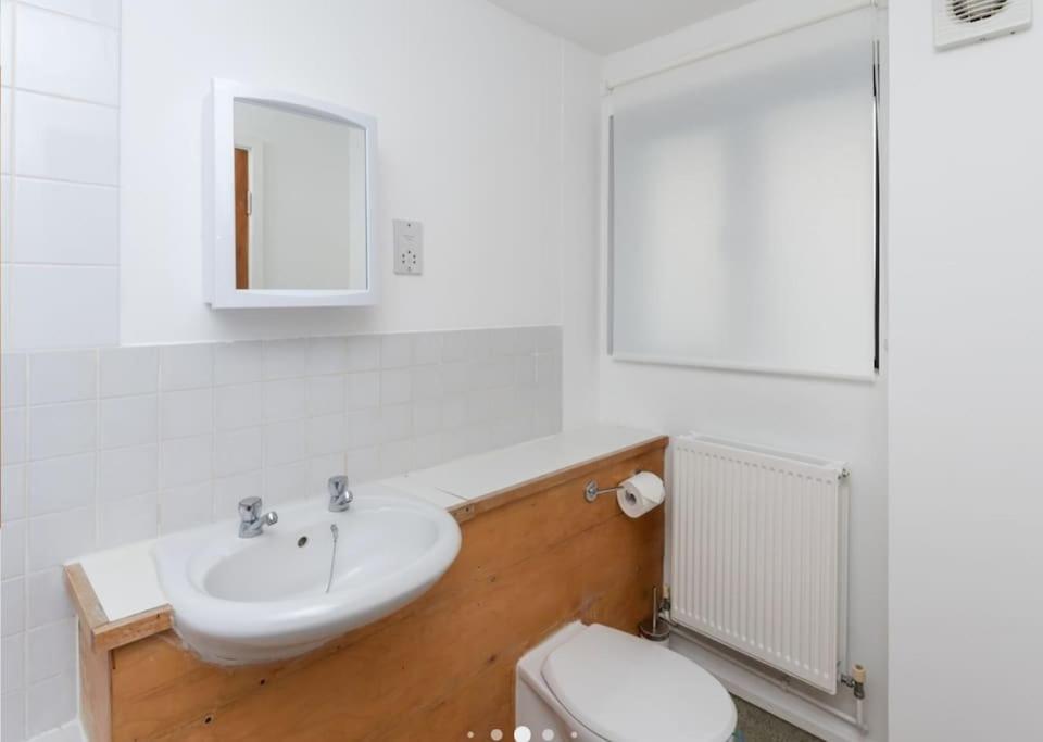Bright, Interior, Close To The City, 2 Bedroom Apartamento *