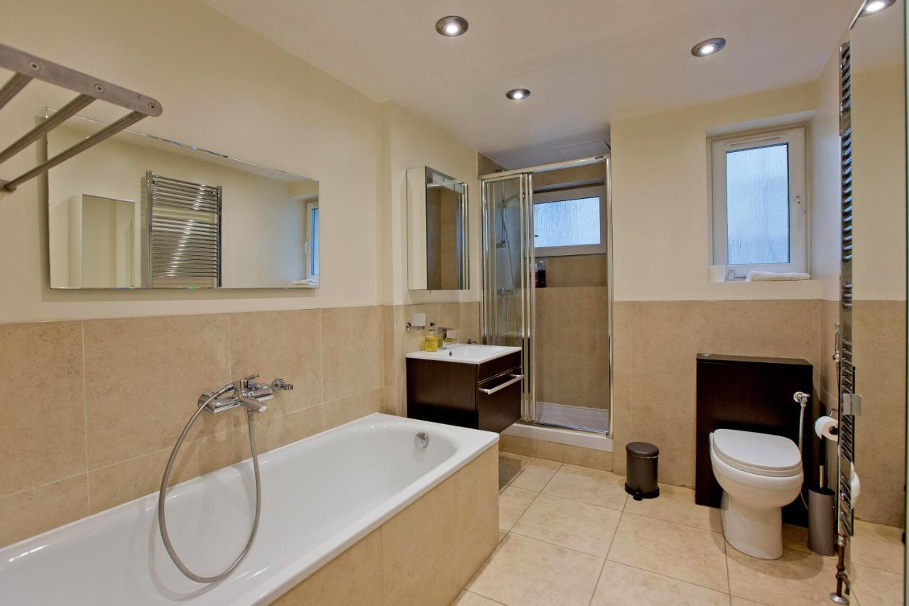 Stunning 6 Bedroom Flat *