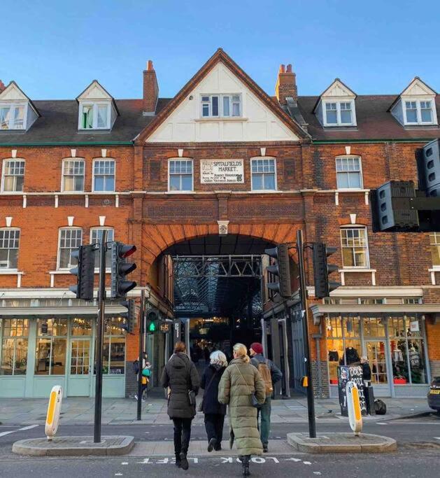 Modern Chic Flat In Shoreditch Apartment London