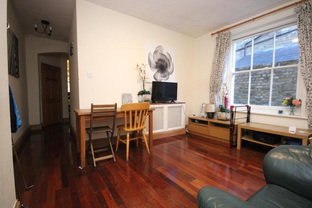 Three Bedroom Flat With Garden In Fulham Appartement Londen