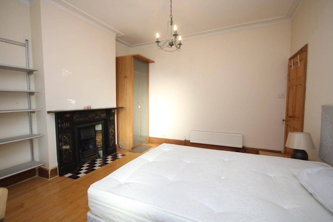 Three Bedroom Flat With Garden In Fulham Appartement