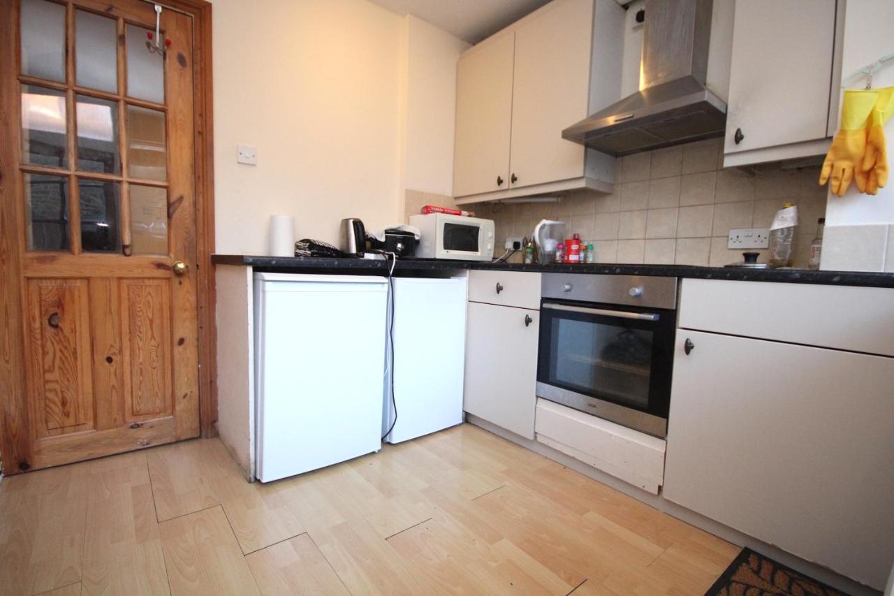 Three Bedroom Flat With Garden In Fulham * Londen