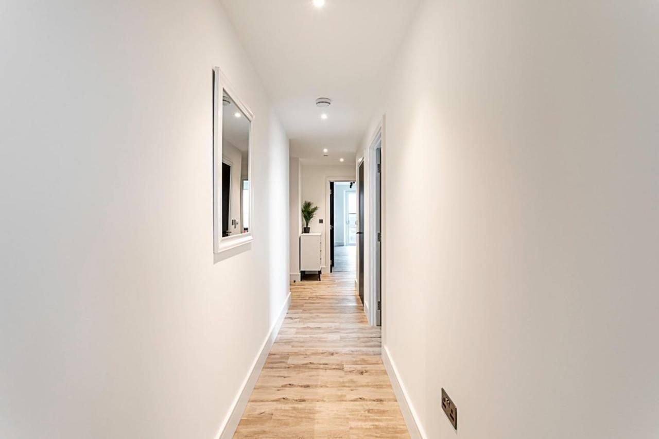 Icon Tower Flat I North Acton Apartment London