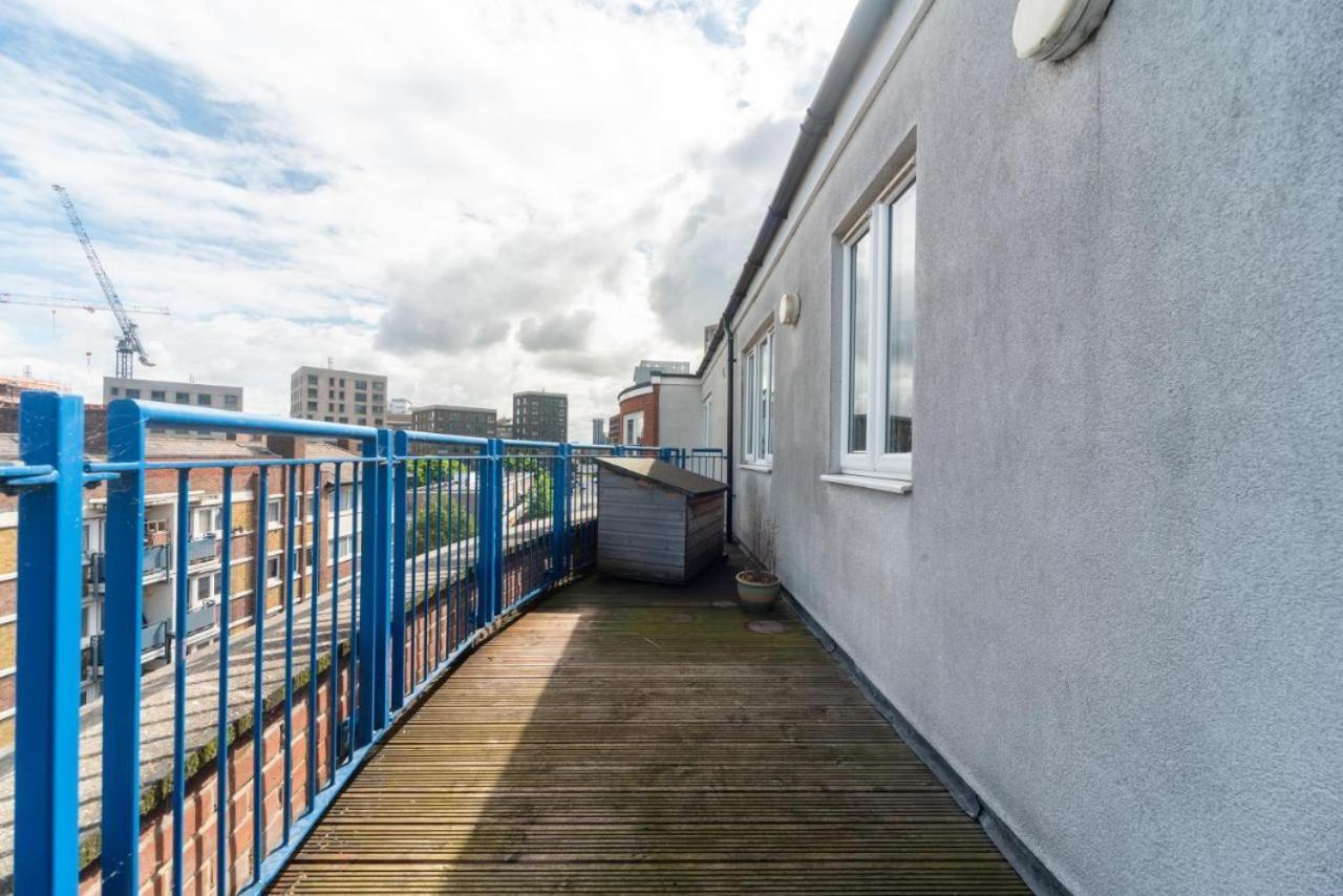 Apartment Lovely Penthouse Near Canary Wharf