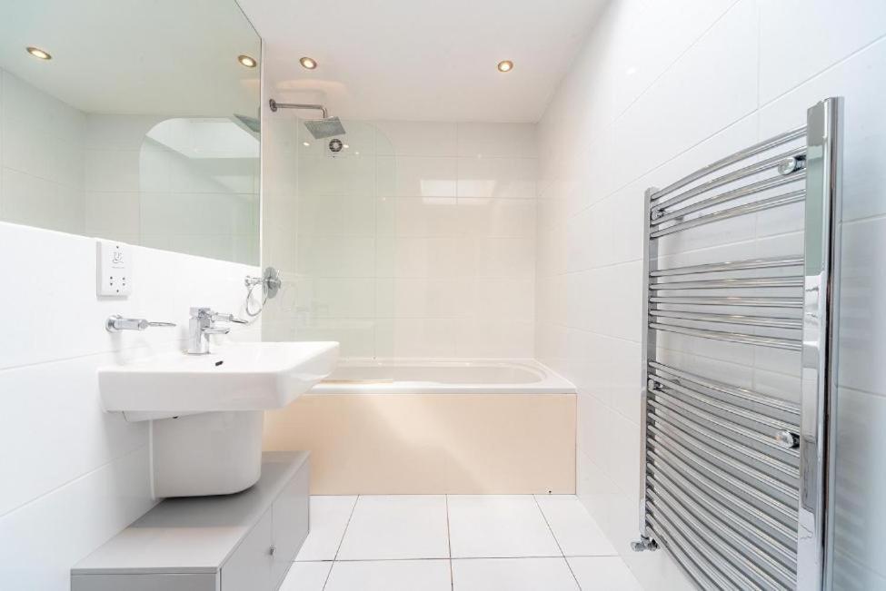 Lovely Penthouse Near Canary Wharf London