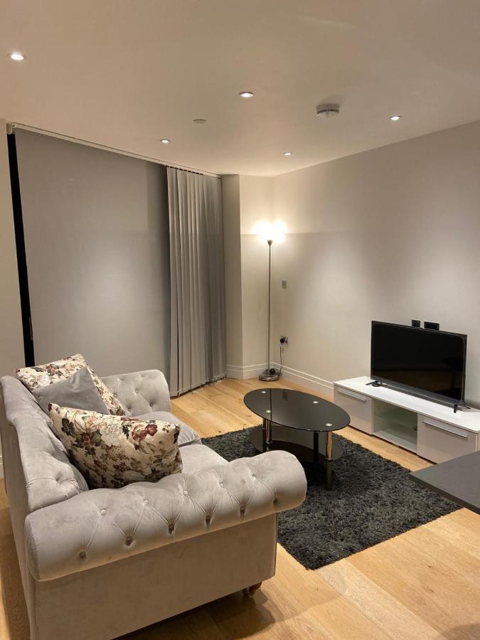 1 Bed Flat In Vauxhall Next To Battersea Apartment *