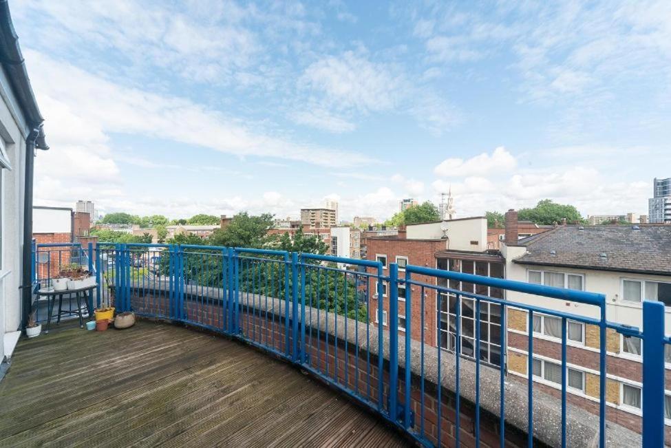 Lovely Penthouse Near Canary Wharf Apartment London